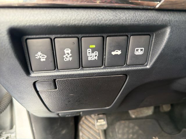 Used 2018 Toyota Avalon Limited FWD image 45