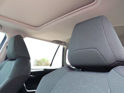 Used 2025 Toyota RAV4 XLE w/ Convenience Package FWD image 16