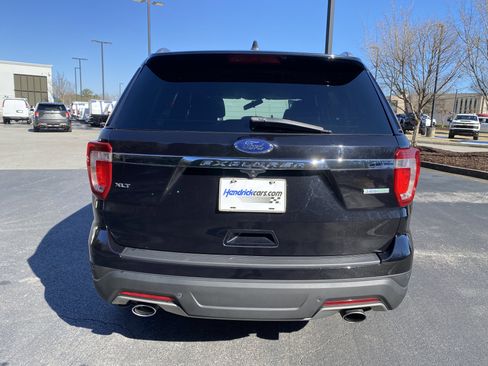 Used 2019 Ford Explorer XLT image 8