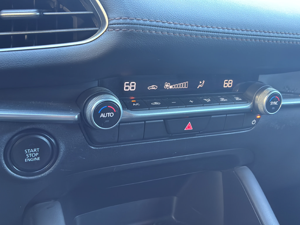 Used 2024 MAZDA MAZDA3 s FWD image 29