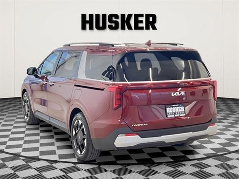 Used 2025 Kia Carnival EX image 7