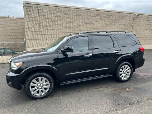 Used 2016 Toyota Sequoia Platinum image 7