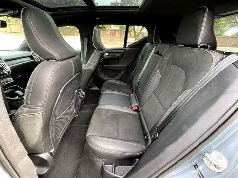 Used 2023 Volvo XC40 Recharge Ultimate AWD/4WD image 29