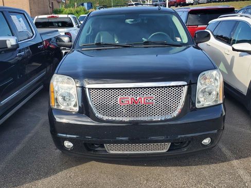 Used 2014 GMC Yukon Denali AWD/4WD image 2
