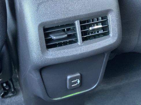 Used 2024 Chevrolet Equinox LS image 41