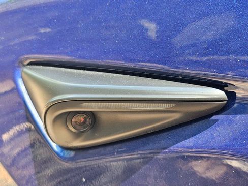 Used 2024 Tesla Model Y Long Range RWD image 31
