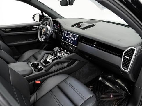 Certified 2021 Porsche Cayenne AWD/4WD image 23