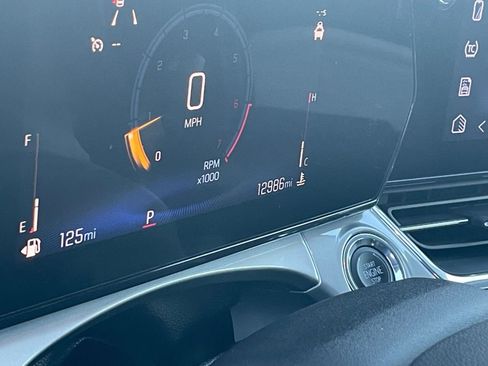 Used 2025 Chevrolet Trax LT image 34