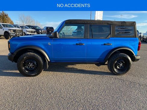 Used 2023 Ford Bronco Black Diamond image 3