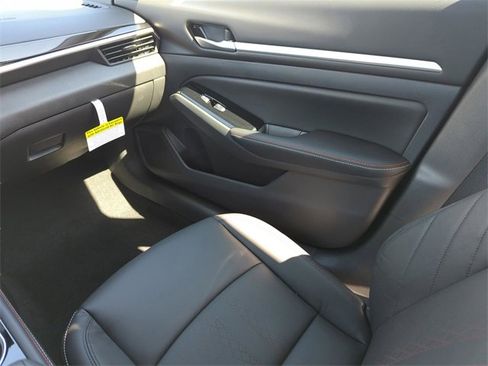 New 2025 Nissan Altima 2.5 SR w/ SR Premium Package image 23