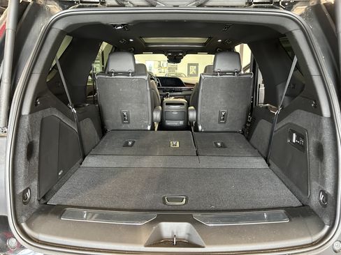 Used 2021 Cadillac Escalade Premium Luxury w/ Driver Assist Tech Package AWD/4WD image 17