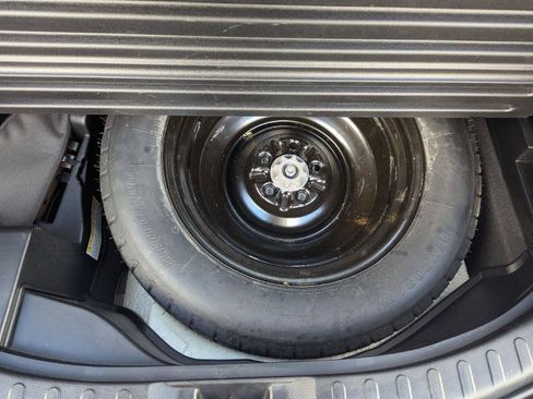 Used 2017 Toyota RAV4 XLE image 31