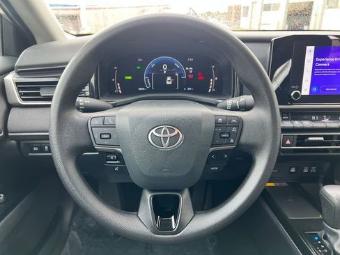 Used 2025 Toyota Camry LE image 20