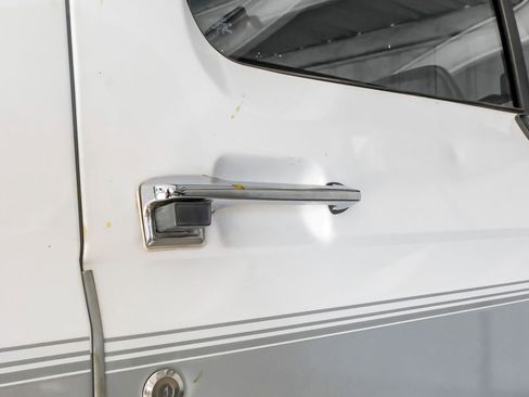 Used 1996 Ford Bronco XLT AWD/4WD image 35