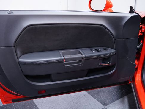 Used 2008 Dodge Challenger SRT8 image 32