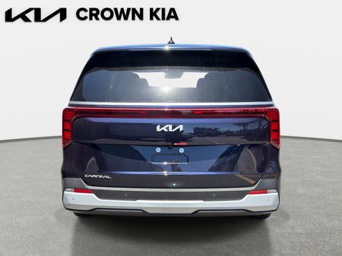 New 2026 Kia Carnival FWD image 6