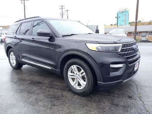 Used 2020 Ford Explorer XLT w/ Equipment Group 202A RWD image 3