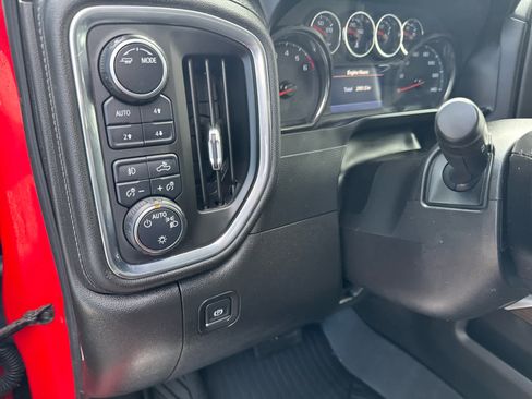 Used 2021 Chevrolet Silverado 1500 LT Trail Boss w/ Convenience Package II image 17