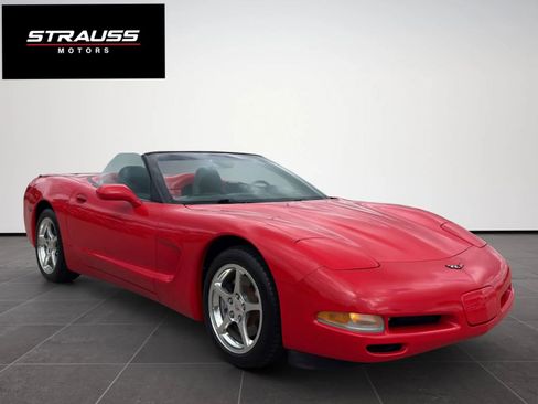 Used 2000 Chevrolet Corvette Convertible w/ Memory Pkg image 1