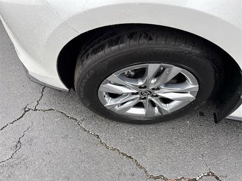 Certified 2024 Toyota Sienna Limited image 11