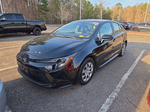 Used 2025 Toyota Corolla LE image 6