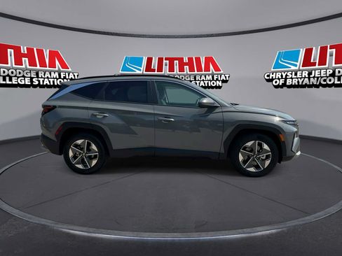 Used 2025 Hyundai Tucson SEL FWD image 9