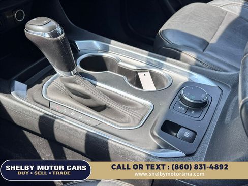 Used 2020 Chevrolet Traverse LT w/ Driver Confidence II Package AWD/4WD image 12