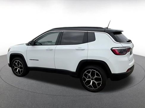 Used 2025 Jeep Compass Limited AWD/4WD image 8