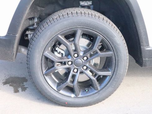 New 2025 Jeep Grand Cherokee L Limited image 22