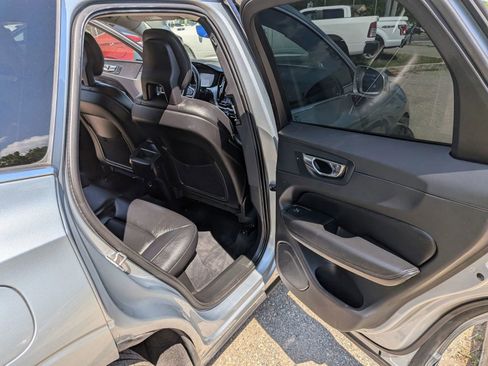 Used 2018 Volvo XC60 T6 Momentum w/ Convenience Package AWD/4WD image 41