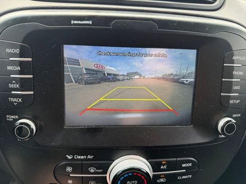 Used 2018 Kia Soul w/ Convenience Package FWD image 12