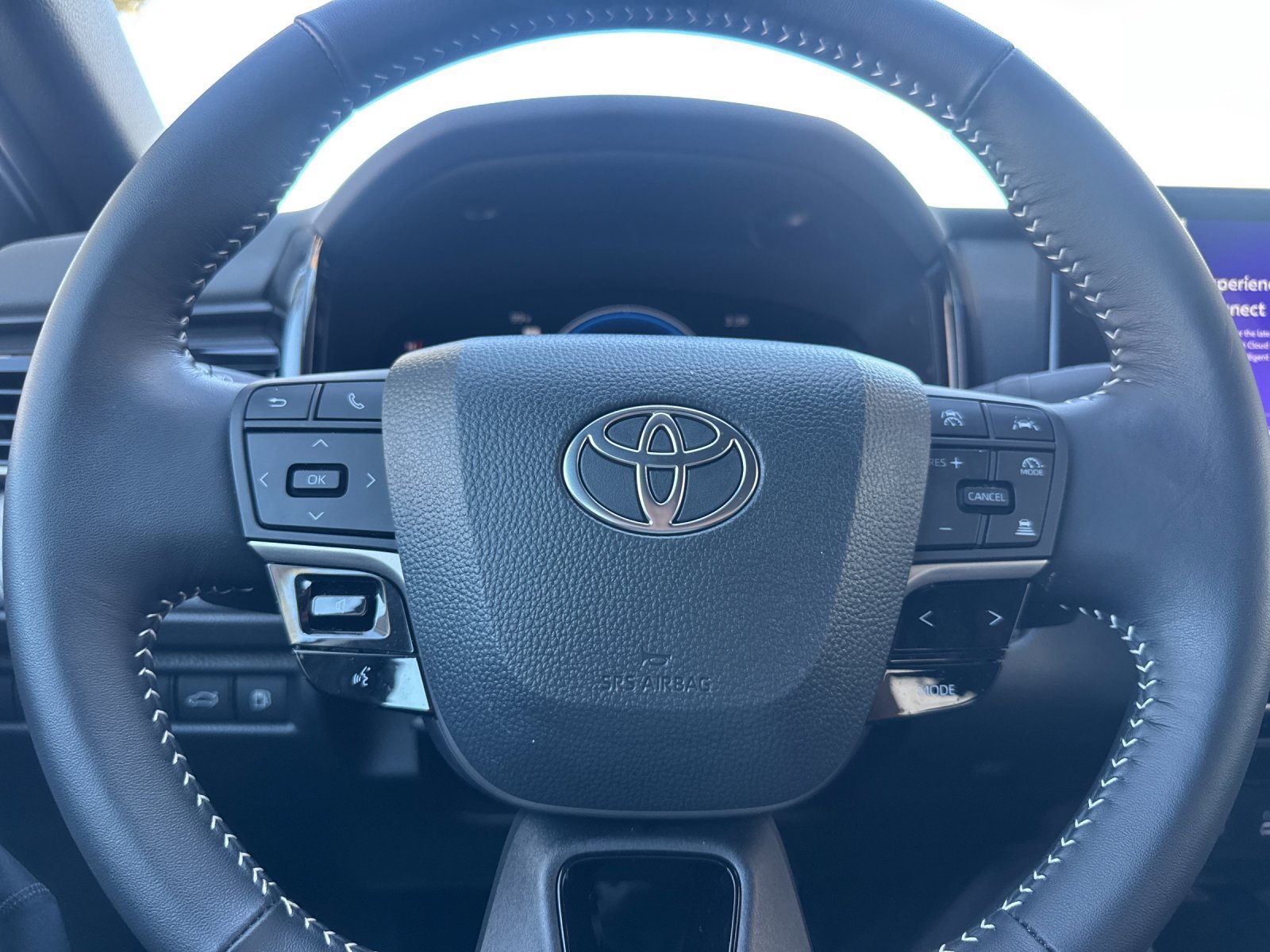 Used 2026 Toyota Camry SE w/ Multimedia Upgrade Package FWD image 23