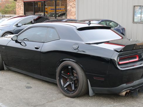 Used 2016 Dodge Challenger R/T w/ Blacktop Package image 5