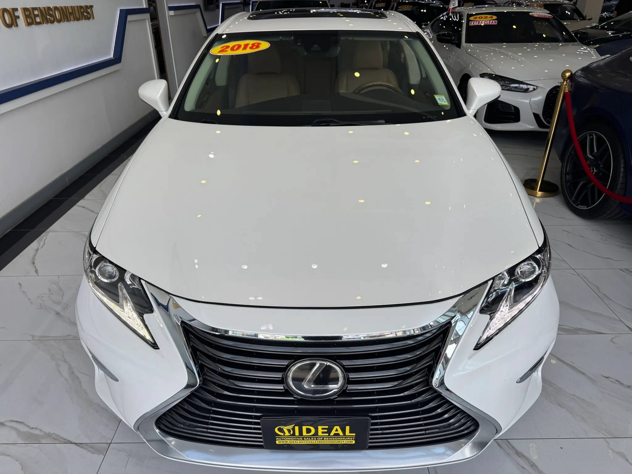 Used 2018 Lexus ES 350 w/ Premier Package FWD image 2
