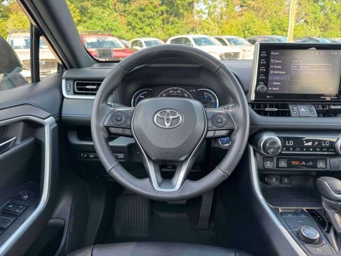 Used 2022 Toyota RAV4 XSE w/ Protection Package (TMS) AWD/4WD image 23