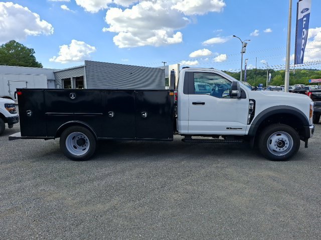 New 2026 Ford F550 4x4 Regular Cab Super Duty w/ XL Chrome Package image 2