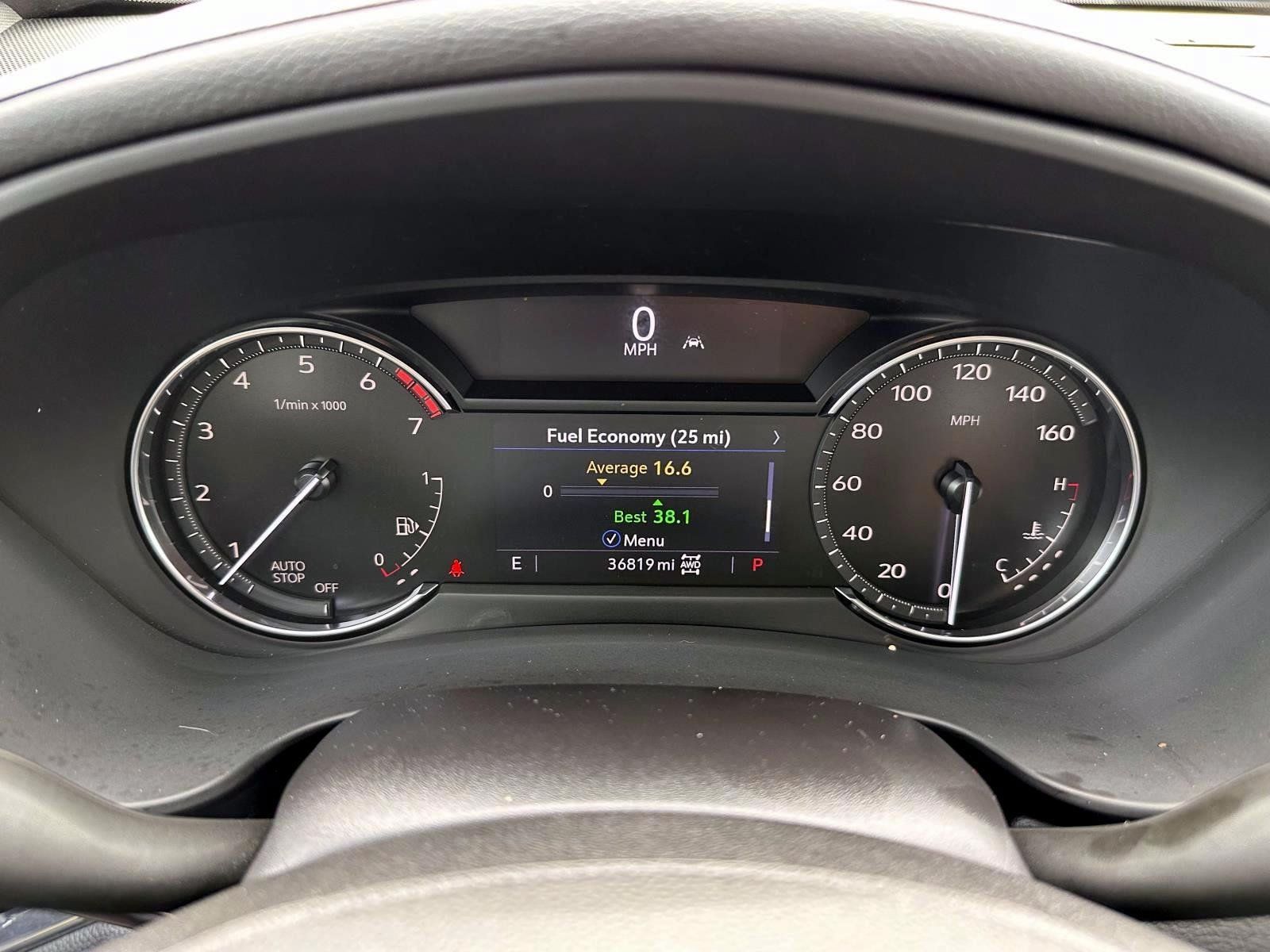 Used 2022 Cadillac XT4 Luxury w/ Cold Weather Package AWD/4WD image 18