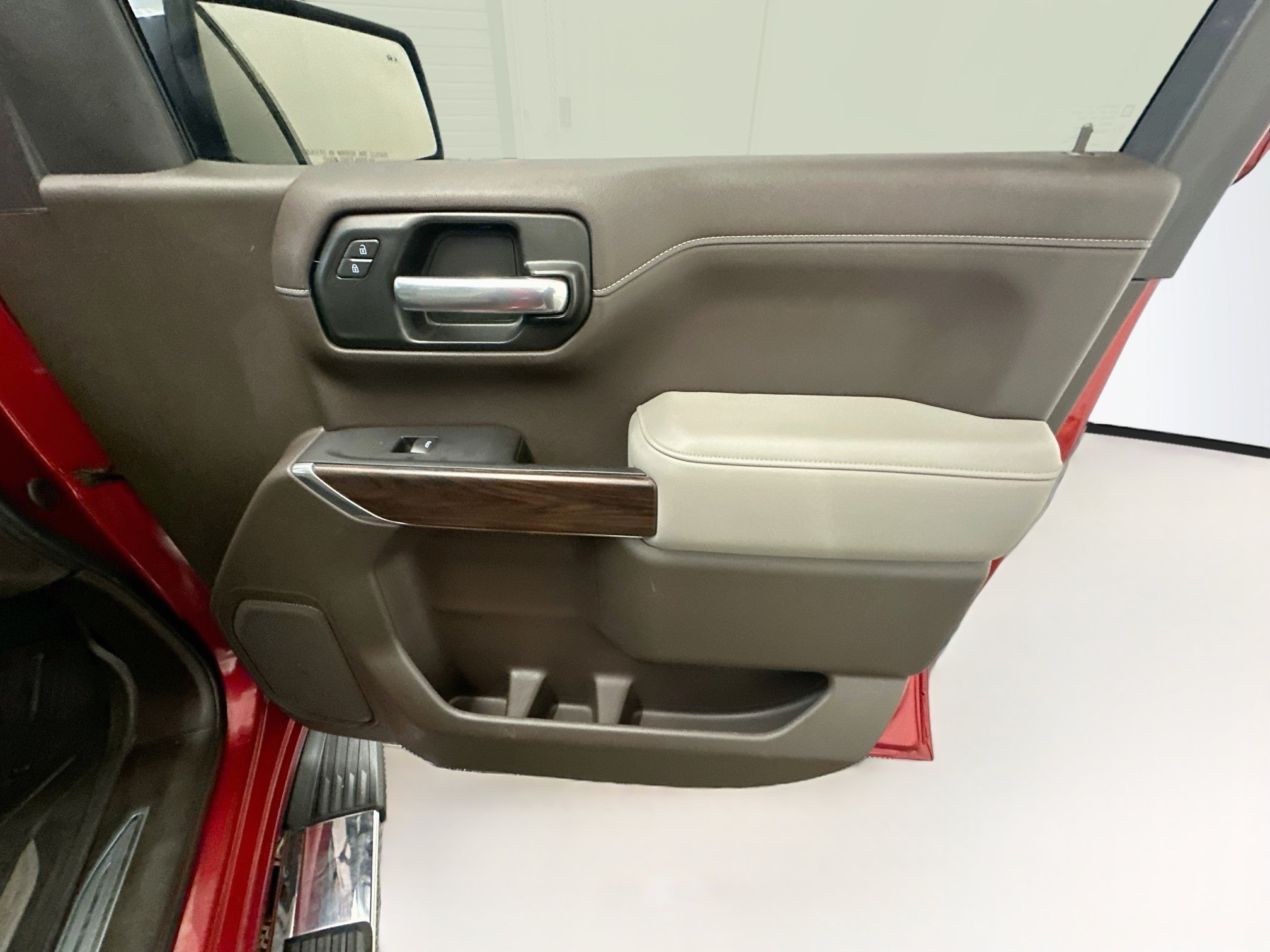 Used 2021 GMC Sierra 1500 SLT AWD/4WD image 32