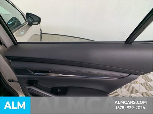 Used 2025 MAZDA MAZDA3 2.5 Turbo Sedan w/Premium Plus image 32