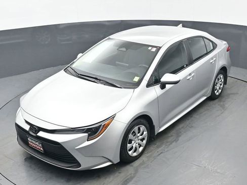 Certified 2025 Toyota Corolla LE FWD image 33