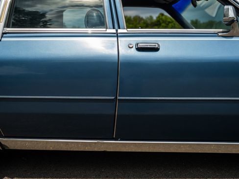 Used 1988 Chrysler Fifth Avenue RWD image 36