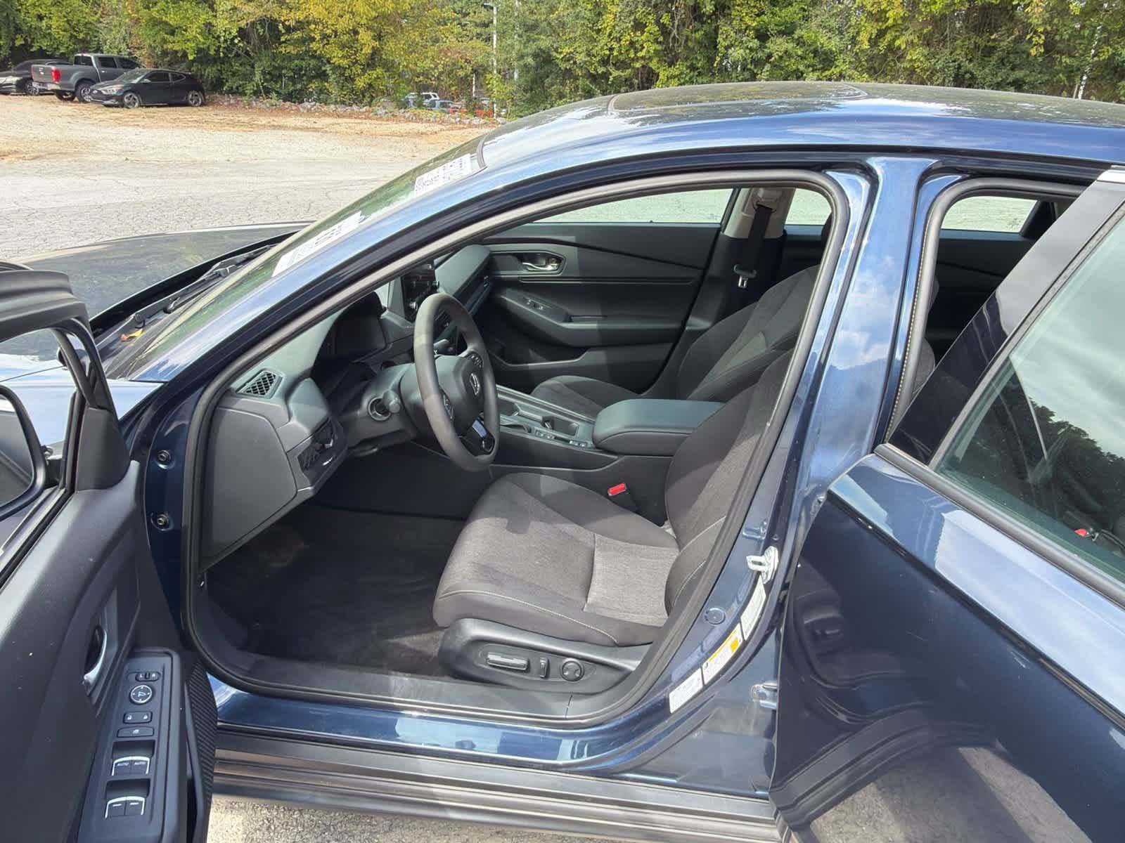 Used 2023 Honda Accord EX image 17