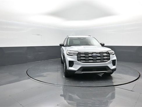 New 2026 Ford Explorer Active image 2