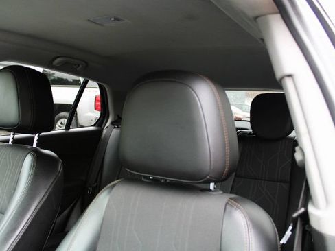 Used 2019 Chevrolet Trax LT w/ LT Convenience Package AWD/4WD image 25