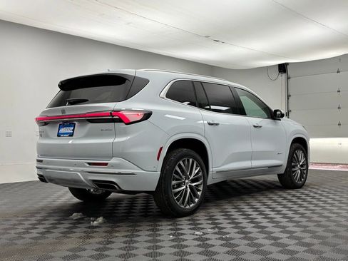 New 2026 Buick Enclave Avenir w/ Super Cruise Package image 9