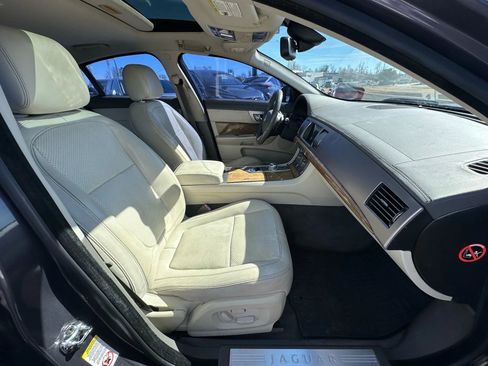 Used 2009 Jaguar XF Premium image 13