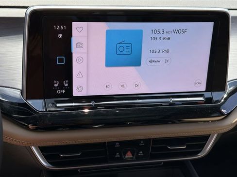 Used 2024 Volkswagen Atlas Cross Sport SE w/ Panoramic Sunroof Package FWD image 24