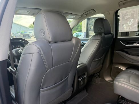 Used 2019 Buick Enclave Essence FWD image 38