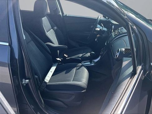 Used 2016 Chevrolet Trax LT w/ Sun And Sound Package FWD image 8