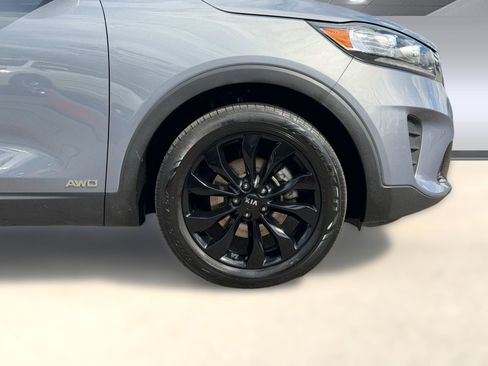 Used 2020 Kia Sorento S image 12